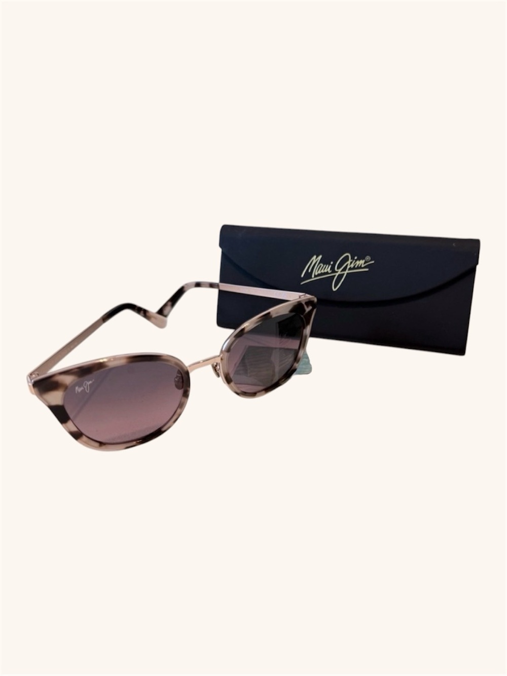 🆕 Maui Jim Wood Rose Sunglasses
Pink Tortoise With Rose Gold - Maui Rose lenses